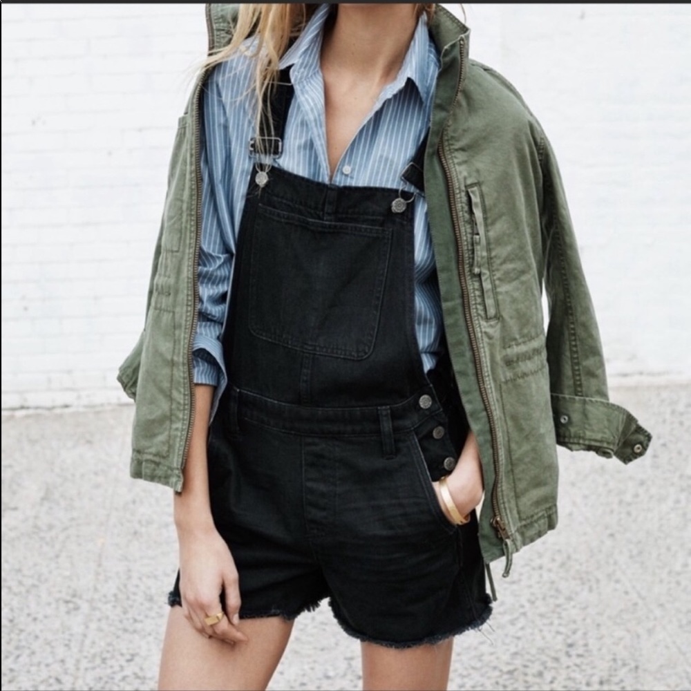 Madewell Adirondack Short Overalls in Washed Black